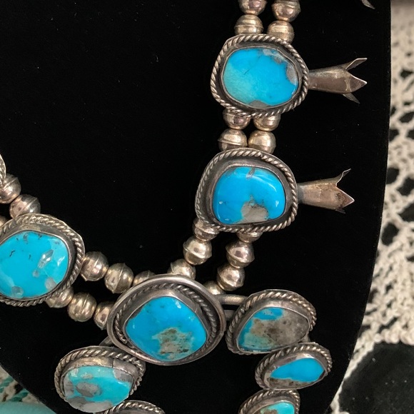 Authentic Vintage Navajo Bisbee Squash Blossom - Picture 4 of 12